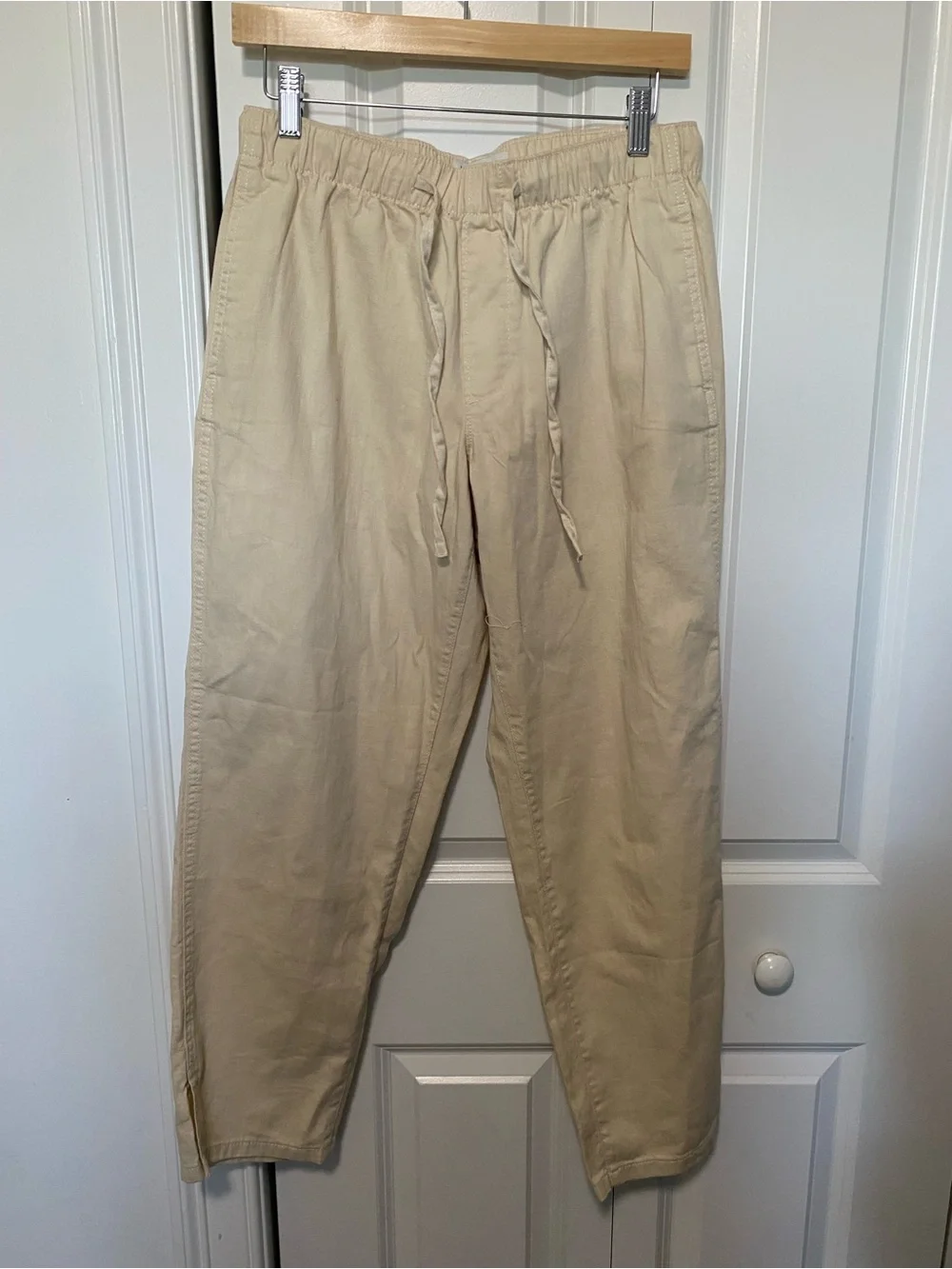 Banana Republic Mid Rise Summerweight Beige Drawstring Pull On Chinos